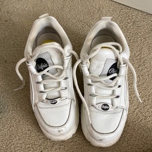 Buffalo London Sneakers